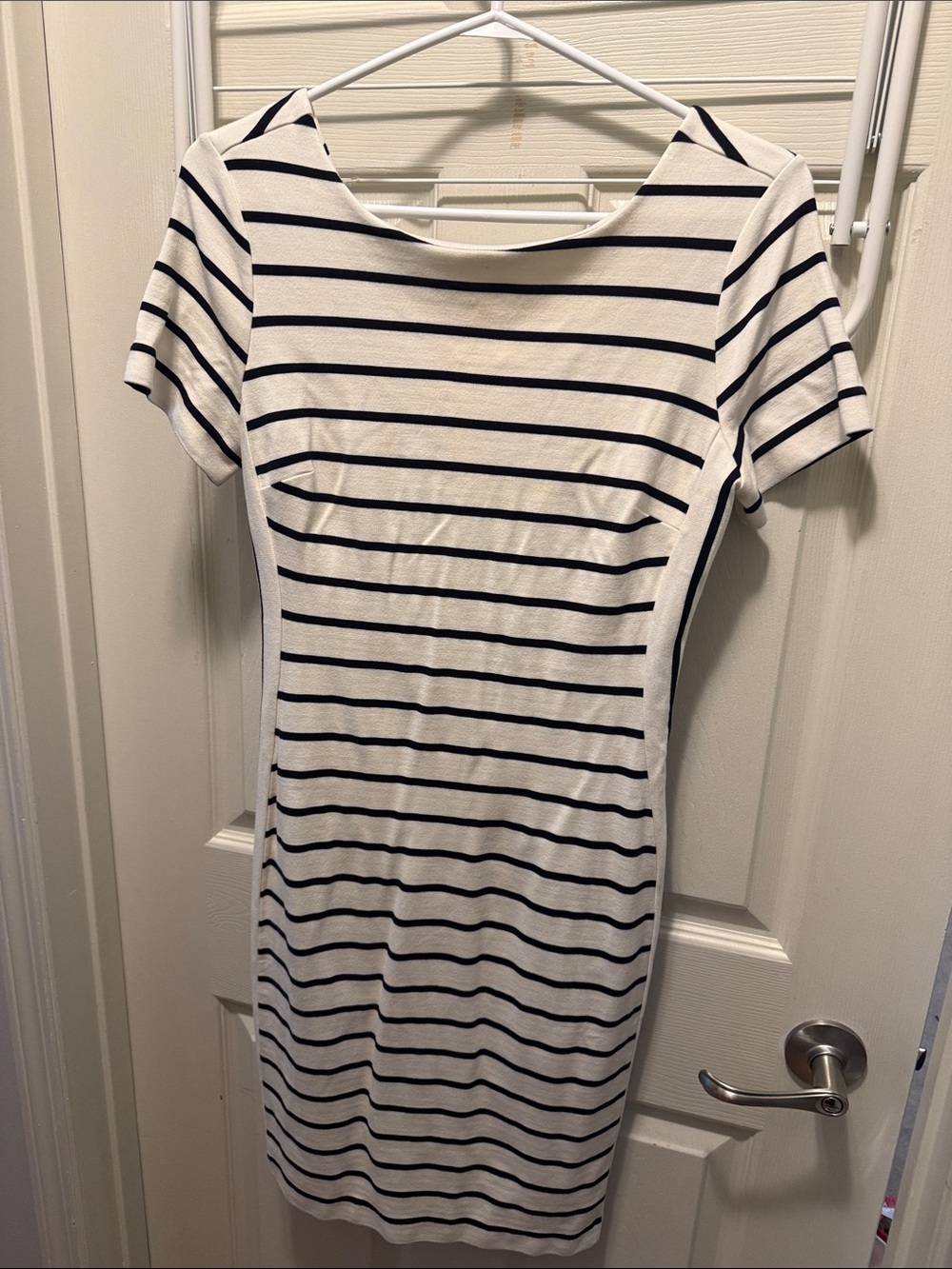 Banana Republic Factory White & Black Striped Scoop-Neck Dress